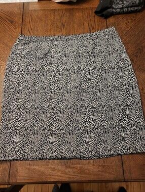 Black & White Printed Pencil Skirt